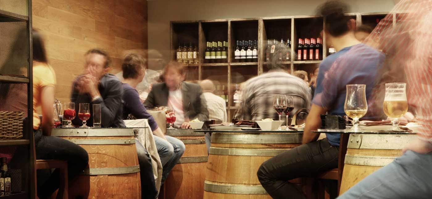 restaurant alcohol bar drinks